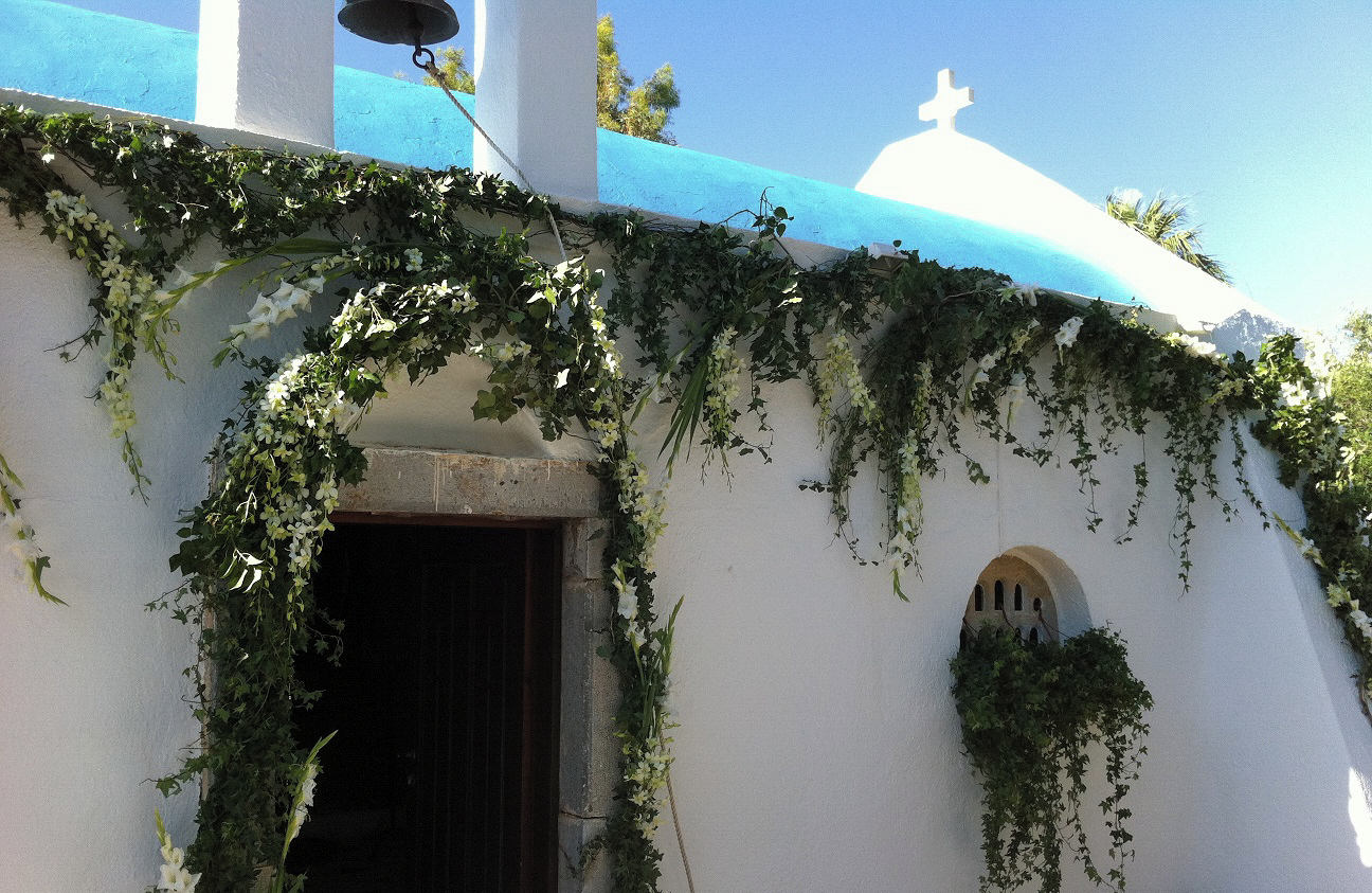 //www.jet2holidays.com/-/media/assets/wedding custom overviews/jet2 weddings images 101025/her71886eloundabeachhotelvillas1025jet2weddings01689x448.jpg